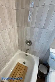 Renovated & reclaimed cozy downtown Davis house - Image 5