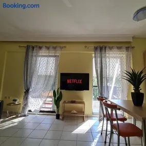 Beachfront Cozy House , 1 min walk to Beach , AC & Fast WiFi - Image 1
