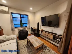 BEST LOCATION IN QUEENS, Everything is near by, PRIVATE ROOM, LaGuardia Airport 10min - Image 4