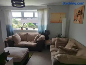 Nice double and single rooms in the quiet area with excellent shared facilities - Image 3