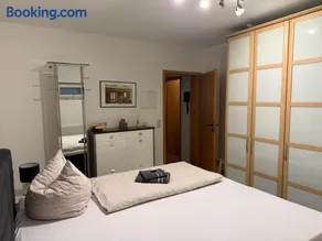 Ferienwohnung Happiness Schlafzimmer 2026 renoviert mit neuem Boxspringbett - Image 3