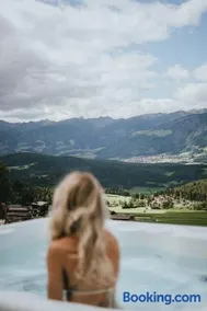 Brondstott Farm & Suites Kronplatz - Image 1
