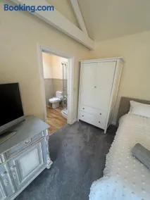 The Annexe Barnfield Farm 2 King Bed - Image 5