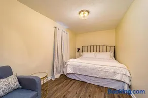 Stylish 2BR n Old Town Greenwood - Image 4
