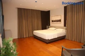 Terminal Hotel - Image 1