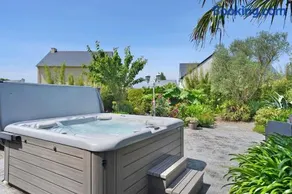 Grande casa accogliente e familiare con griglia, giardino e idromassaggio | Vista sul giardino | Ideale per lavorare da remoto - Image 5