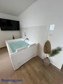 Suite Détente - Spa & Sauna - Image 4