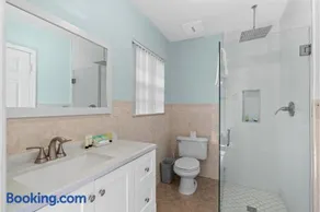 Stylish 2BR Villa full kitchen 10 mins from Beach - Image 4