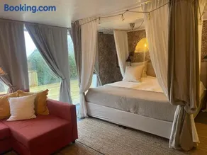 Pia’s Country House - Image 1