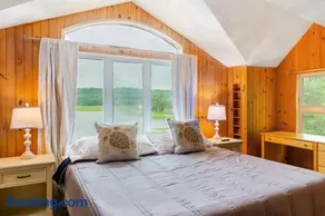 Spacious 3BR Sunset Island Beach House - Image 3