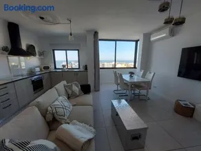 Lindo T2 com vista mar - Image 3