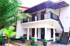 Parallel villa - Image 1