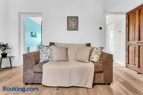 Long stay Contractor Airbus 3 bed 2 bath Sleeps 6 - Image 3