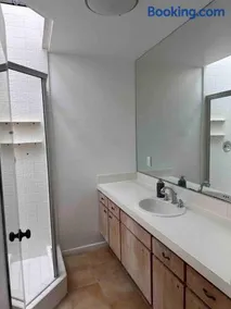 30 PCT OFF!! Limited Time! Malibu Ocean Wave with King Bed, Walking to Beach and Hiking - Image 4
