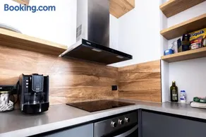 Garden View Apartment - Image 4