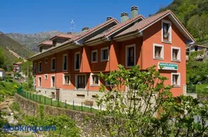 Apartamentos Puente La Molina - Image 2
