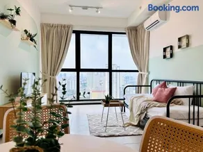 Urban Suite Cozy Family Homestay at Georgetown by HENG URBAN STAYCATION LUXE LSP - Image 1