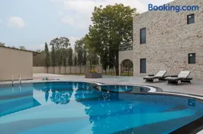 SaffronStays Pristine Manor - 8-BR Udaipur villa with private pool, garden, and event space near Fateh Sagar Lake - Image 1