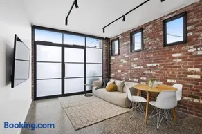 The Pix Studio Modern Industrial Stay - Image 4
