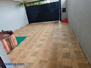 suite ampla em sobrado com ar e garagem - Image 4