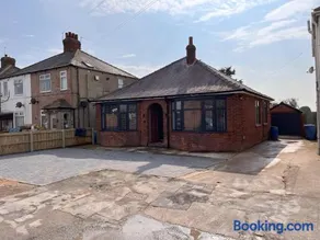 No 1 Chestnut Grove - Image 3