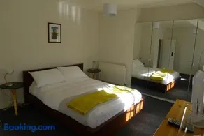 Totters Hostel - Image 2