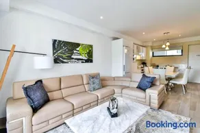 Menlyn apartment with ensuit Regency Hotel - Image 3