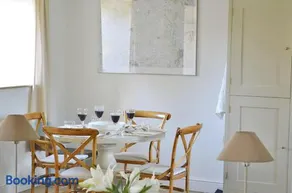 Hampton Wafre Cottage - Image 5