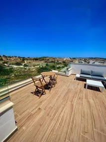 Axtart Penthouse with Amazing Views - Image 2