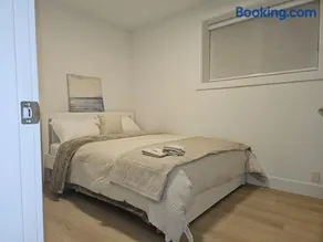 Cozy new Suite in Silver Valley - Image 4