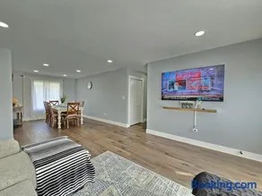 Modern 4BR Near Six Flags & Naval Base - Image 2