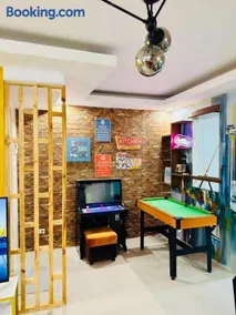 Townhouse with game area and access to swimming pool - Image 4