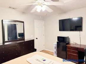 Near Disney cozy quiet place, 2 rooms with queen bed up to 4 people - Image 5