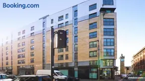 Cosy Apartment in Quiet City-Centre with Car Park - Image 3