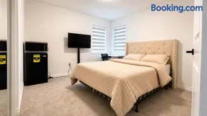 Modern Private Bedroom - Private Bathroom - Image 4