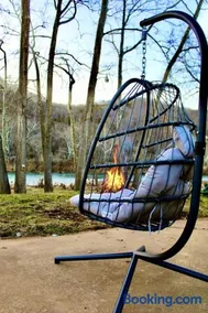Intimate Riverside Treehouse Cabin Escape, Hot Tub, Mountains, and Starlit Nights - Image 3