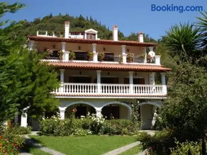 Alexandros Apartments & Studios - Image 2