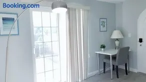 Pasadena suite with private entrance - Image 4