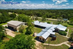 DH RIVER LODGE! Gather your herd here! - Image 1