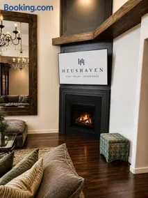 NEW! 3 Private King Suites Walk to The Village - Image 2