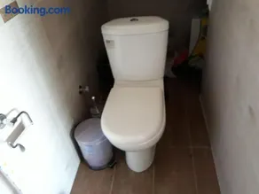 NADIYA HOUSE - Image 2