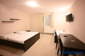Fürdőkerti Ifjúsági Szálló - Image 3