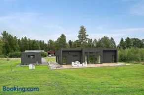 Newly Built House with Free Parking in Scenic Nature - Image 1