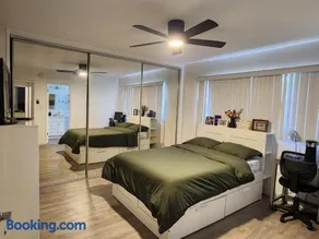 Cozy Private Room & Bath Central Location LA - Image 1