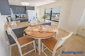 Wellington 3BR with Direct Oceanfront View - Pool! - Image 4