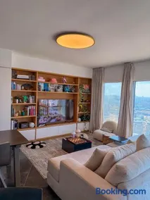 Spacious Sea View Apartment in Neve Tzedek Tower - Image 2