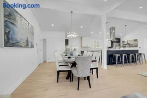 Downtown Arvada beauty 4 bed 4 car garage Near Parks Near Downtown Denver - Image 2