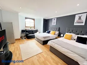 Erin Court Mansions - Suite 01 - Image 2