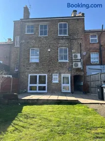 Family friendly 2 bd garden flat Englefield Green - Image 4