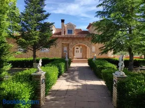 Villa CiTe- jardines/BBQ/terrazas/ para familias - Image 1